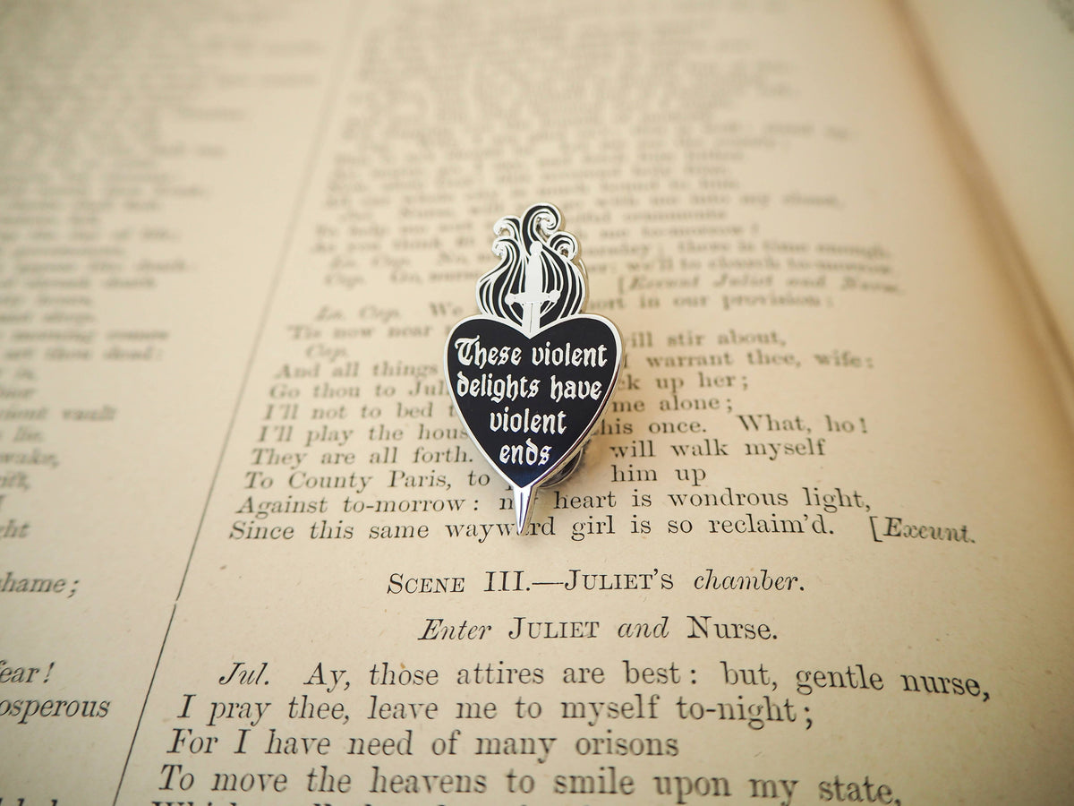Literary Emporium Romeo & Juliet Enamel Pin Badge Shakespeare’s Tragedies