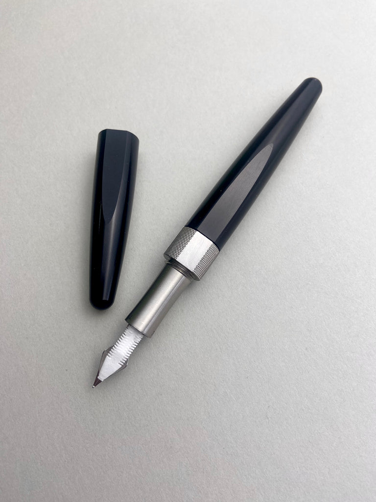 The Good Blue R615 Fountain Pen - Piano Black
