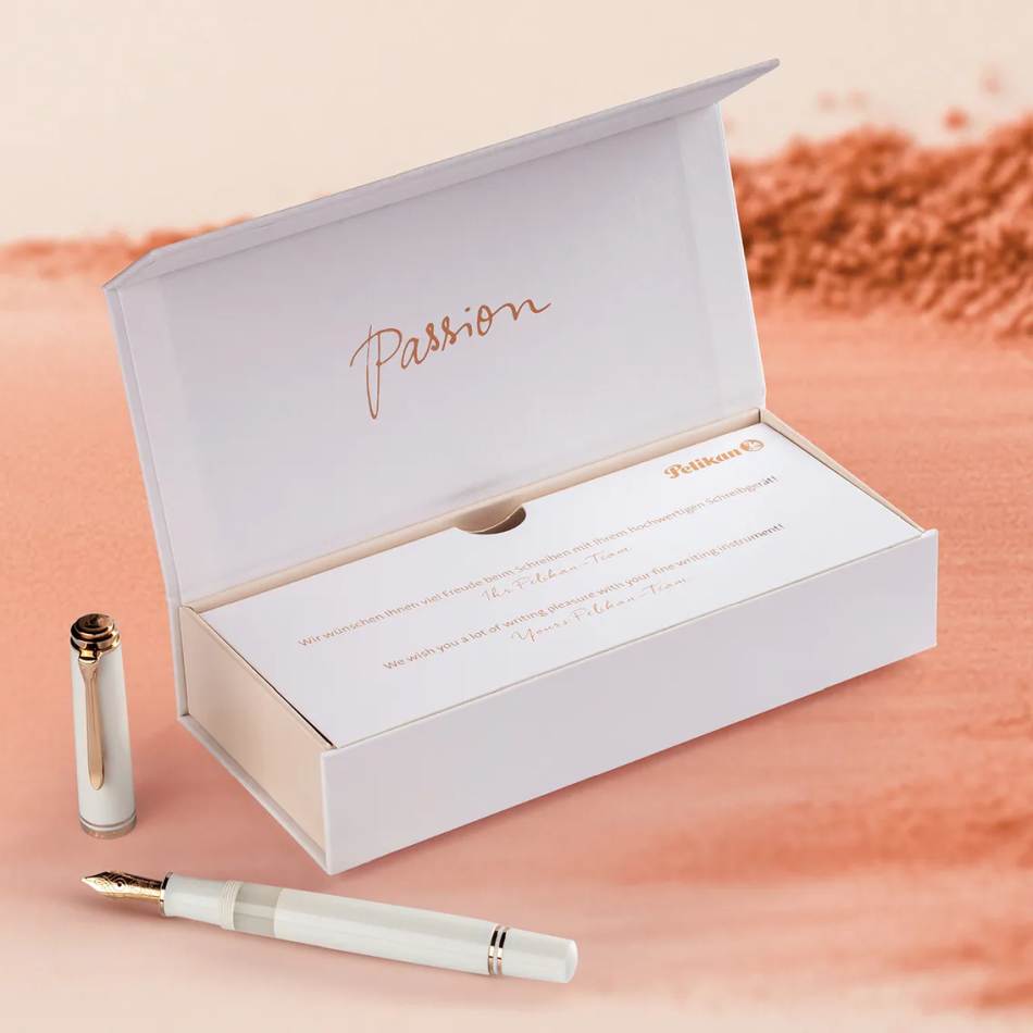 Pelikan Souveran M600 Fountain Pen - White & Rose Gold Special Edition