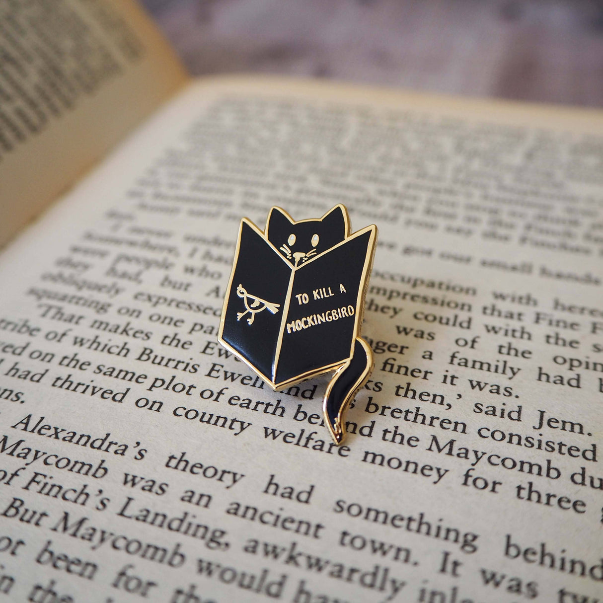 Literary Emporium Reading Cat Mockingbird Book Lover Enamel Pin Badge - Black