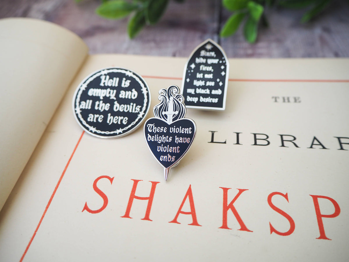 Literary Emporium Romeo & Juliet Enamel Pin Badge Shakespeare’s Tragedies