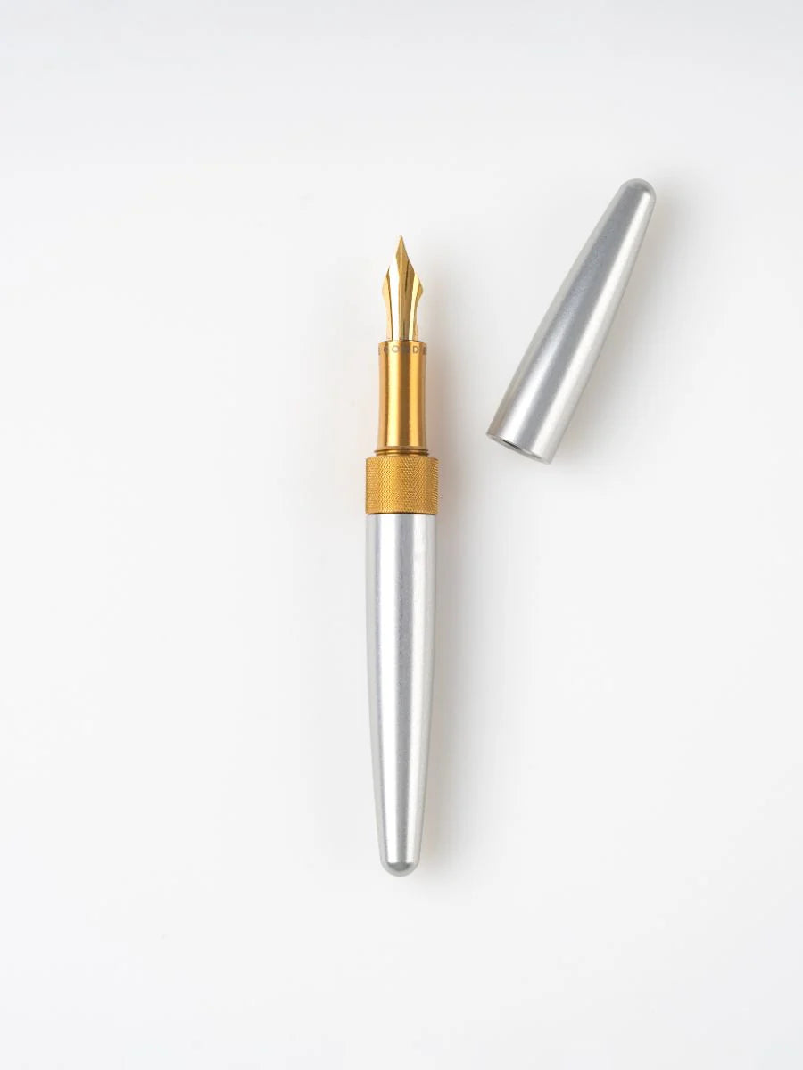 The Good Blue R615 Fountain Pen - Silver and Gold