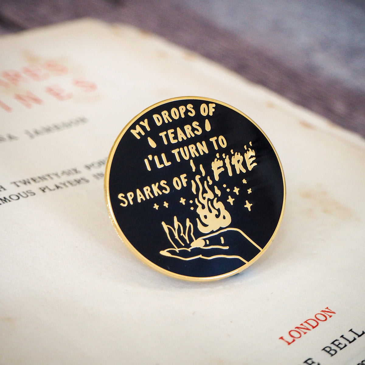Literary Emporium Queen Katharine Enamel Pin Badge - Shakespeare's Heroines