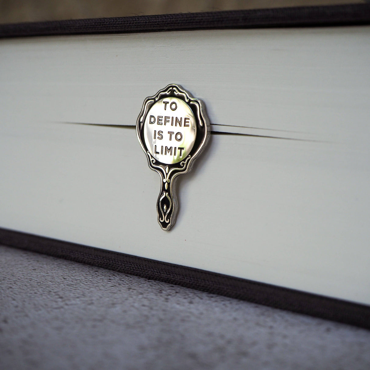 Literary Emporium - The Picture of Dorian Gray Enamel Pin Badge - Gothic Mirror