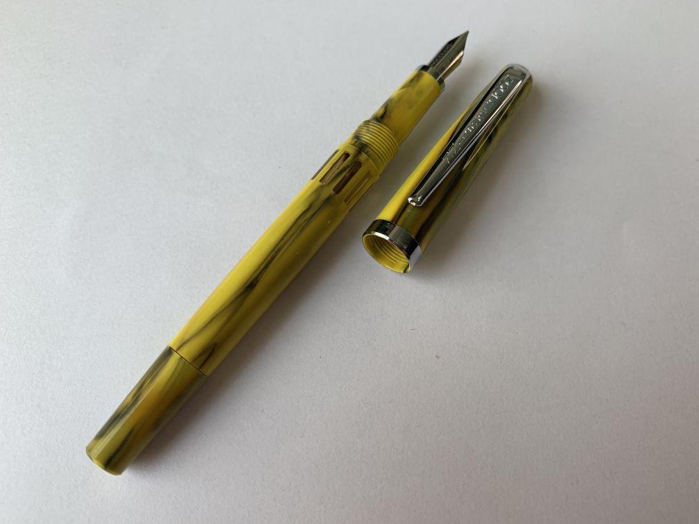 Noodler's Nib Creaper Piston Fountain Pen - Bumblebee - Pure Pens