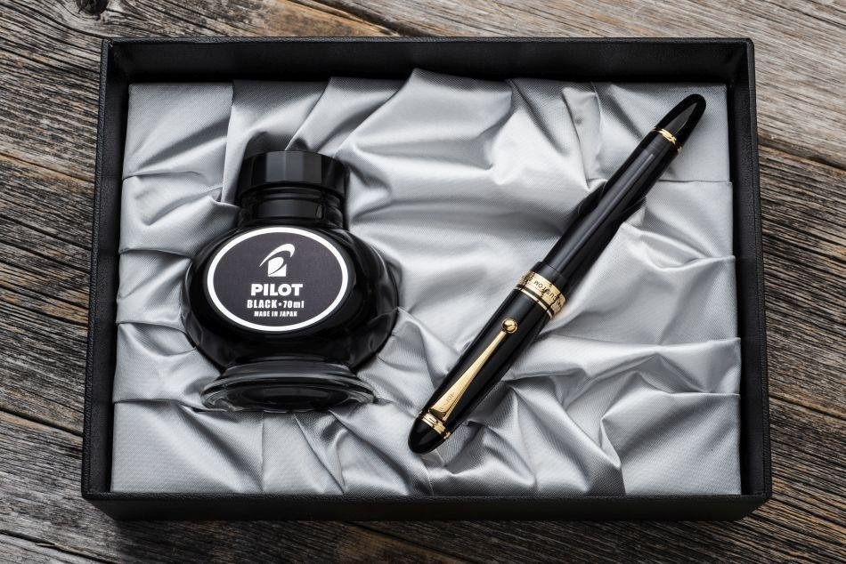 Pilot Custom 823 Fountain Pen - Transparent Black - Pure Pens